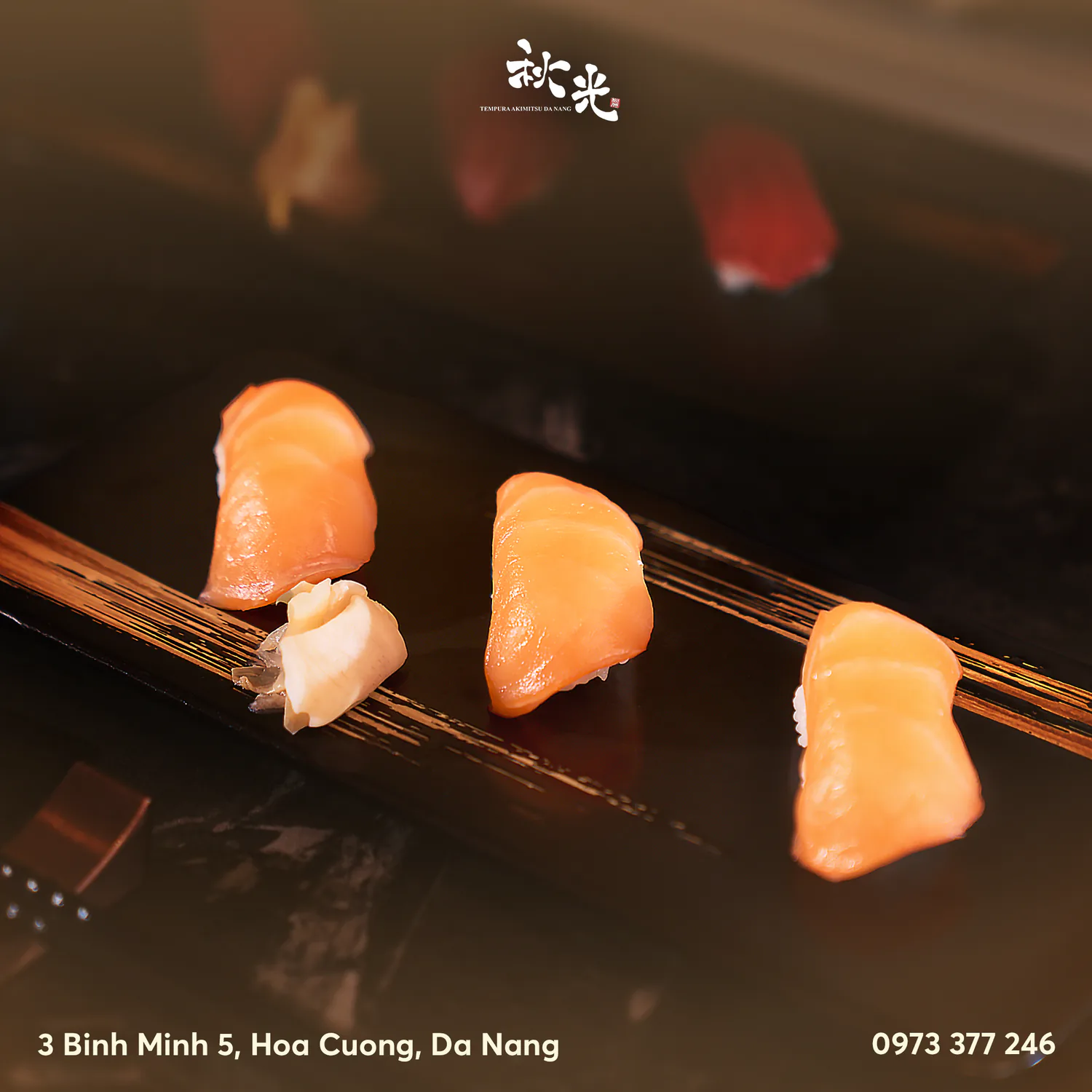 Sushi cá hồi Akimitsu