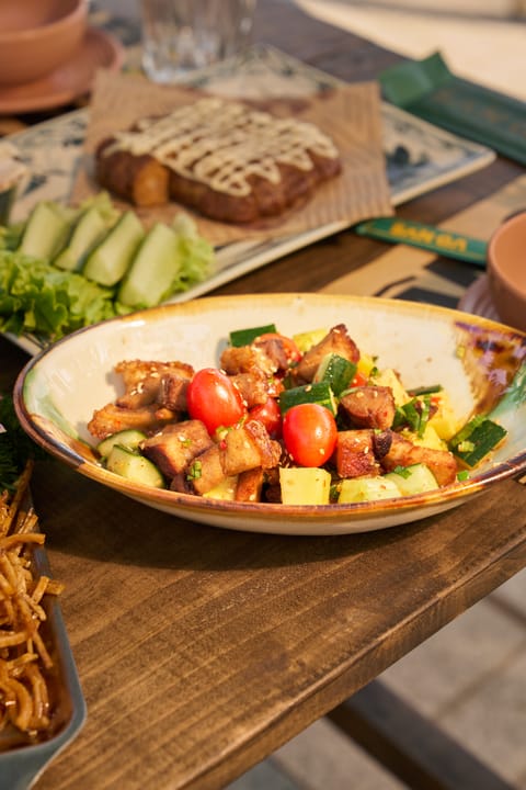 Món chính trong set tiệc Sân Ga